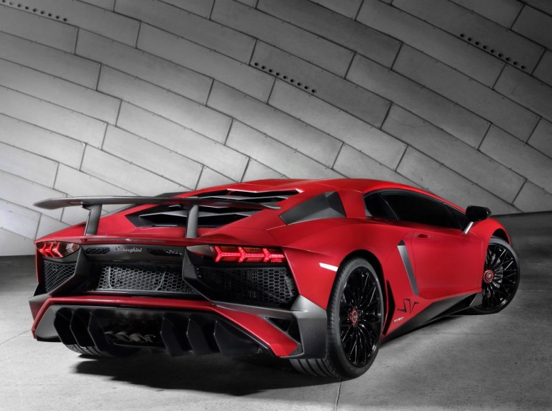 Lamborghini Aventador LP 750-4 Super Veloce : comme son nom l'indique - photo 13