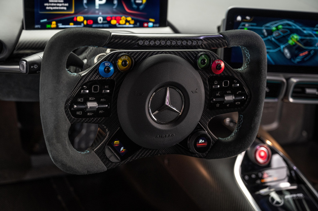 Mercedes-AMG One : une voiture à moteur de Formule 1 - photo 12